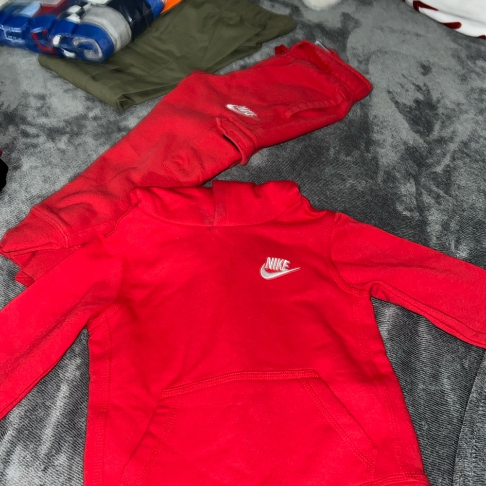 Red Nike set